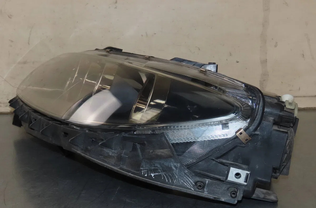 Phare gauche Mazda 6 Station Wagon (GY) 2.0 di (gy19) (2002-2005) occasion