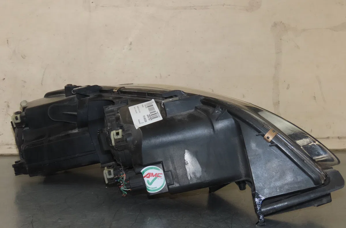 Phare gauche Mazda 6 Station Wagon (GY) 2.0 di (gy19) (2002-2005) occasion