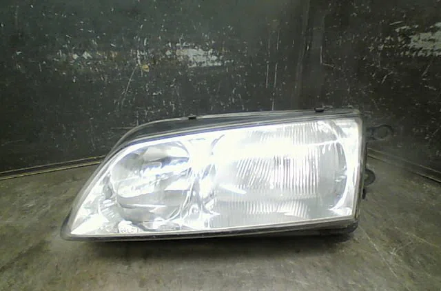 Phare gauche Mazda 626 V Hatchback (GF) 2.0 turbo di (gffp) (1998-2002) occasion