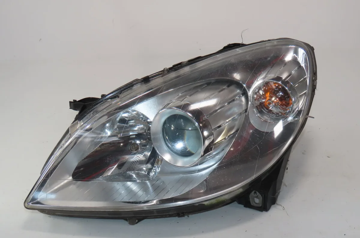 Phare gauche Mercedes-benz CLASSE B Sports Tourer (W245) B 180 cdi (245.207) (2005-2011) 5 portes occasion