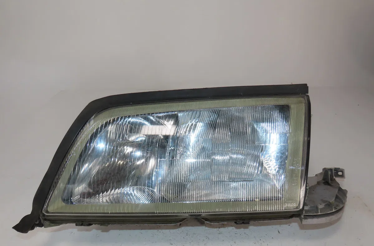 Phare gauche Mercedes-benz CLASSE C (W202) C 180 (202.018) (1993-2000) occasion