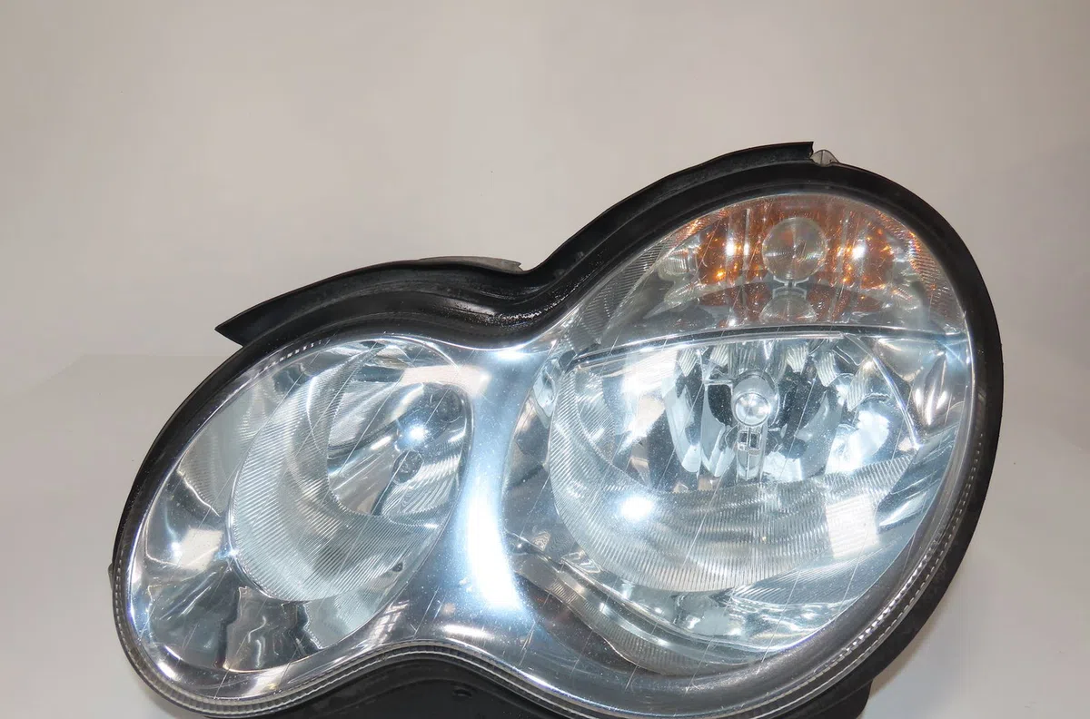 Phare gauche Mercedes-benz CLASSE C (W203) C 220 cdi (203.008) (2003-2007) occasion