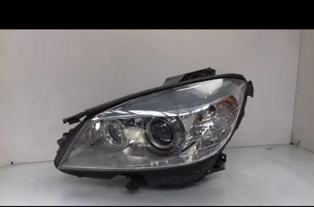 Phare gauche Mercedes-benz CLASSE C (W204) C 220 cdi (204.008) (2007-2008) 4 portes occasion