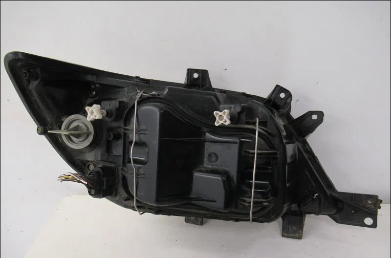 Phare gauche Mercedes-benz SPRINTER 2-t Camionnette (B901, B902) 211 cdi (901.661, 901.662, 902.661, 902.662) (2000-2006