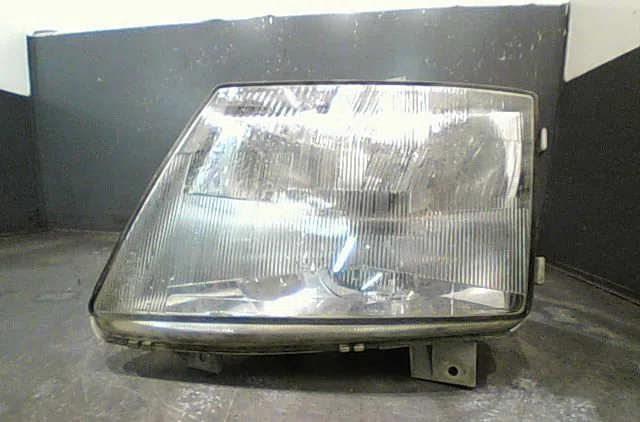 Phare gauche Mercedes-benz VITO Camionnette (W638) 108 d 2.3 (638.064, 638.068) (1997-2003) occasion