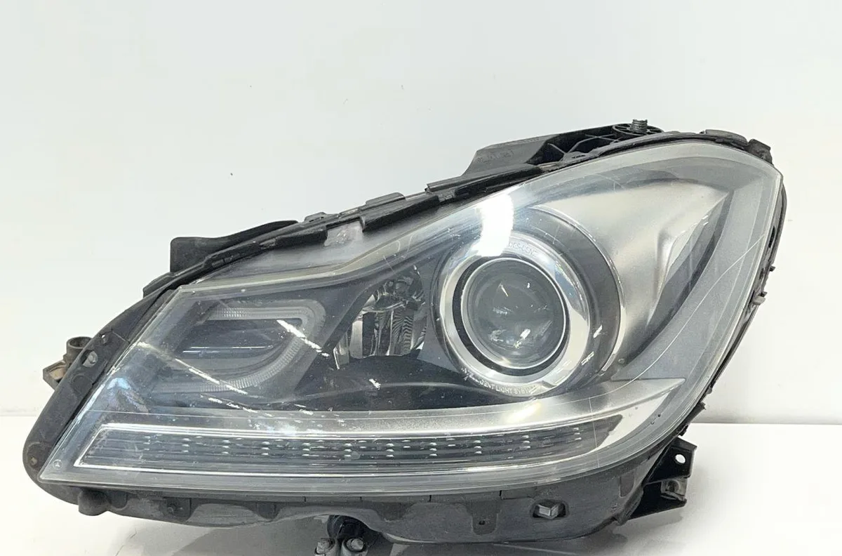 Phare gauche MERCEDES CLASSE C 204 PHASE 1 occasion