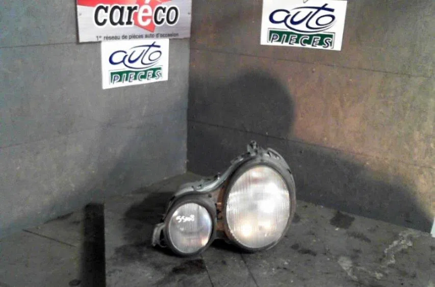 Phare gauche MERCEDES CLASSE E 210  CLASSE E 210 PHASE 1 occasion
