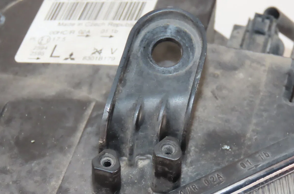 Phare gauche Mitsubishi COLT VI (Z3_A, Z2_A) 1.1 (z31a, z32a) (2004-2012) occasion