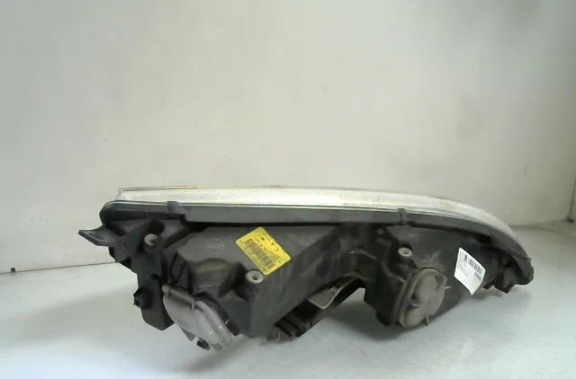 Phare gauche Mitsubishi COLT VI (Z3_A, Z2_A) 1.3 (z21a) (2004-2012) occasion