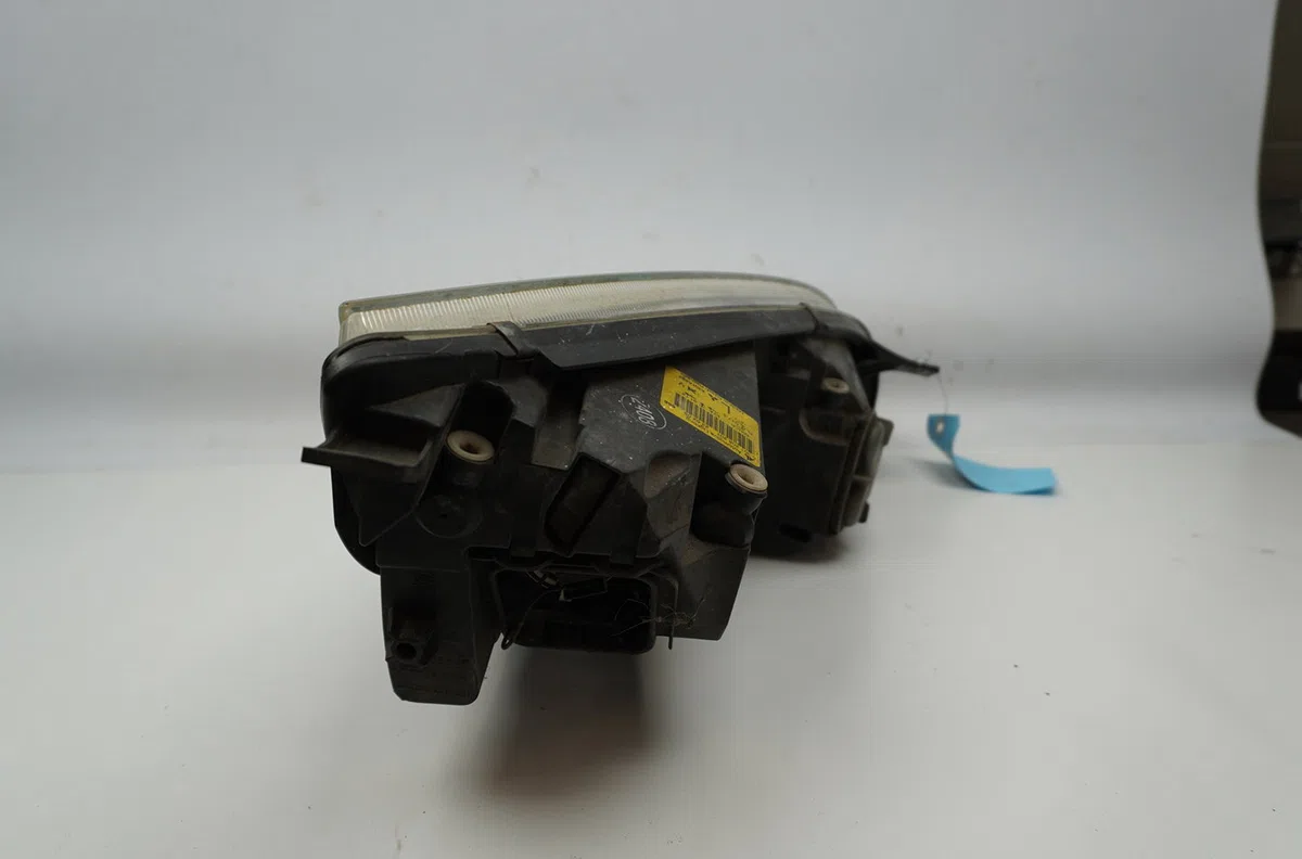 Phare gauche Mitsubishi COLT VI (Z3_A, Z2_A) 1.3 (z21a) (2004-2012) occasion