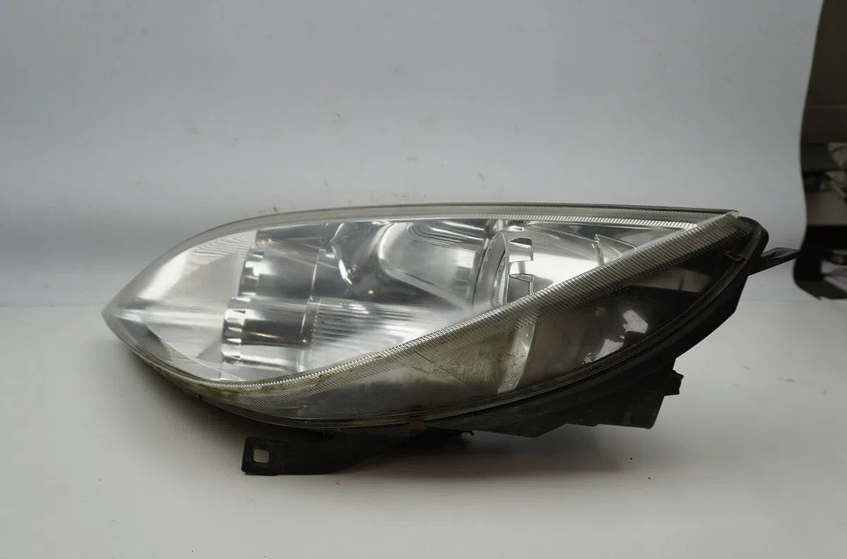 Phare gauche Mitsubishi COLT VI (Z3_A, Z2_A) 1.3 (z21a) (2004-2012) occasion