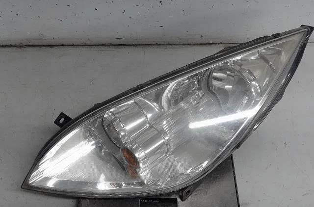 Phare gauche Mitsubishi COLT VI (Z3_A, Z2_A) 1.5 di-d (z38a) (2004-2012) occasion