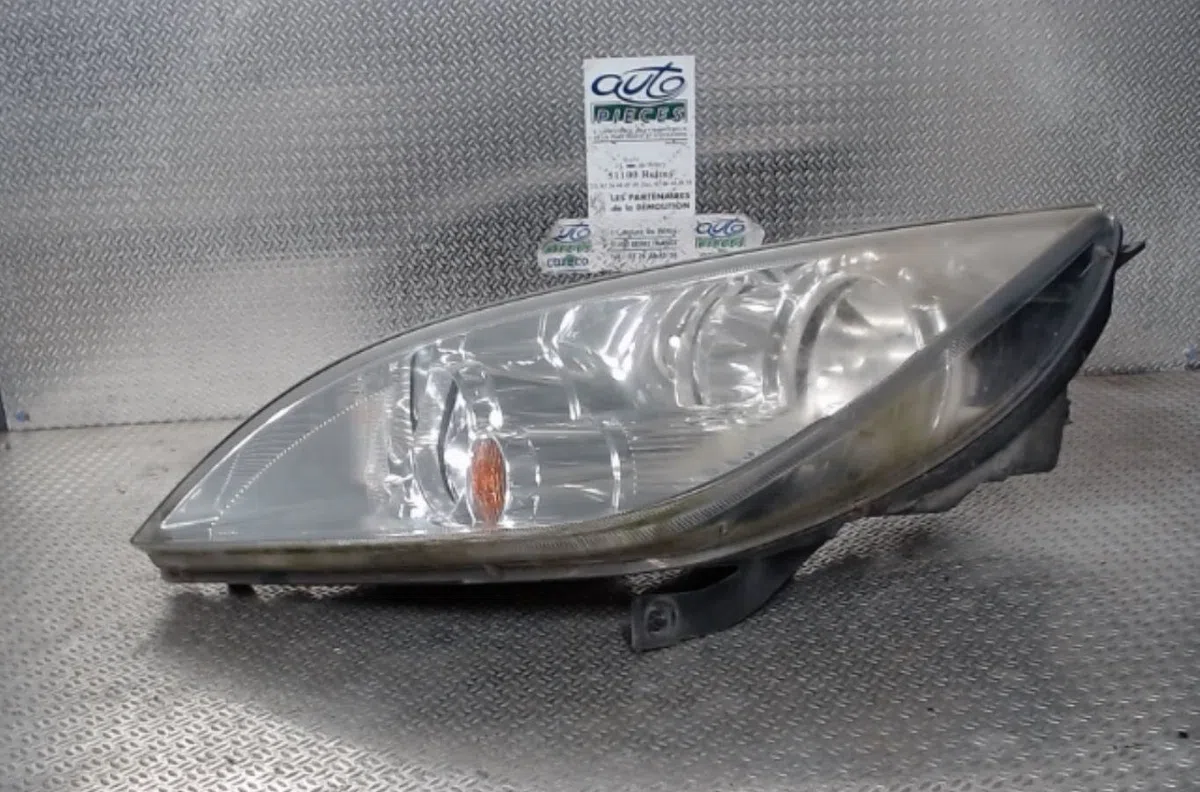 Phare gauche Mitsubishi COLT VI (Z3_A, Z2_A) 1.5 di-d (z39a) (2004-2012) occasion