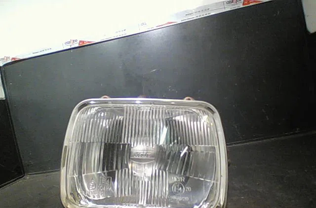 Phare gauche Mitsubishi L200 (K3_T, K2_T, K1_T, K0_T) 2.5 td 4wd (k34t) (1992-1996) occasion