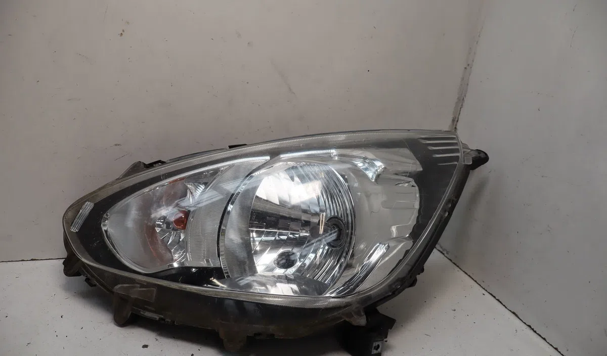 Phare gauche Mitsubishi MIRAGE - SPACE STAR VI 3-5 portes (A0_A) 1.0 (a05a) (2012) 5 portes occasion