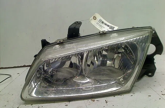 Phare gauche Nissan ALMERA II Hatchback (N16) 2.2 di (2000-2003) occasion