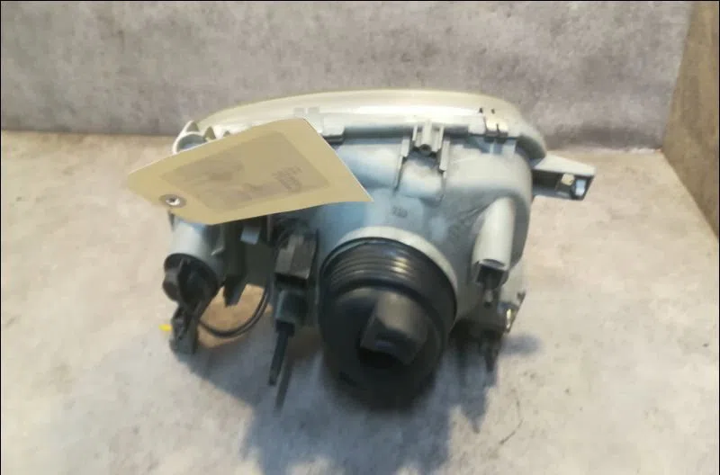 Phare gauche Nissan MICRA II (K11) 1.3 i 16v (1992-2000) occasion