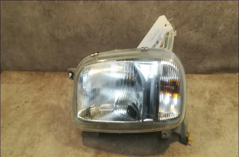 Phare gauche Nissan MICRA II (K11) 1.3 i 16v (1992-2000) occasion