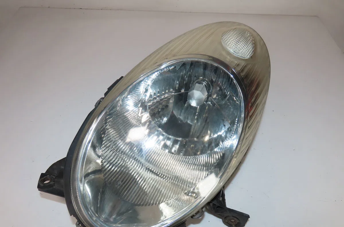 Phare gauche Nissan MICRA III (K12) 1.5 dci (2003-2010) occasion