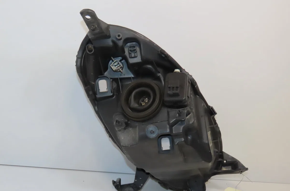 Phare gauche Nissan MICRA III (K12) 1.5 dci (2003-2010) occasion