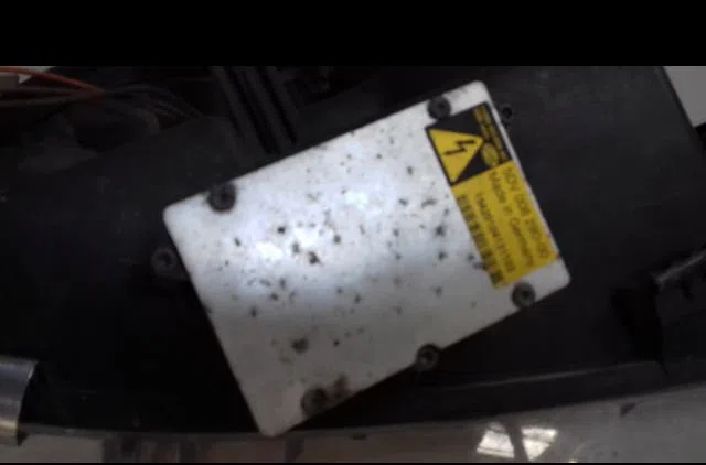 Phare gauche Nissan PRIMERA Break (WP12) 1.8 (2002-2007) occasion