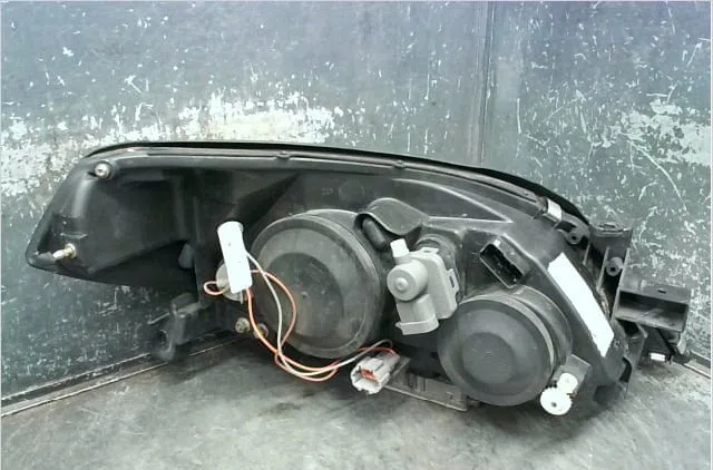Phare gauche Nissan PRIMERA Hatchback (P12) 2.0 (2002-2008) occasion