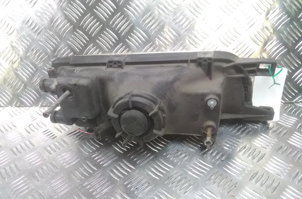Phare gauche Nissan SUNNY III Liftback (N14) 2.0 d (1990-1995) 5 portes occasion