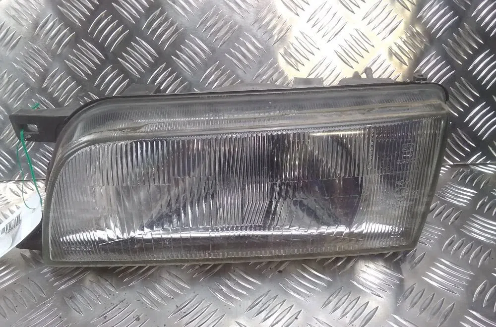 Phare gauche Nissan SUNNY III Liftback (N14) 2.0 d (1990-1995) 5 portes occasion