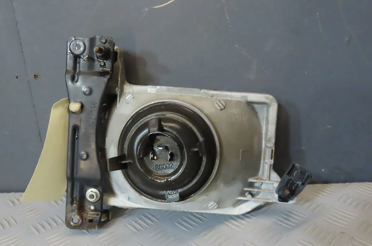 Phare gauche Nissan TERRANO I (WD21) 2.4 i 4wd (1987-1993) occasion