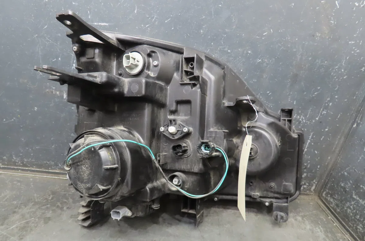 Phare gauche Nissan X-TRAIL II (T31) 2.0 dci 4x4 (2007-2013) occasion