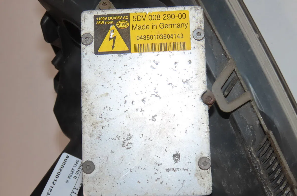 Phare gauche Opel ASTRA H (A04) 1.9 cdti (l48) (2004-2010) occasion