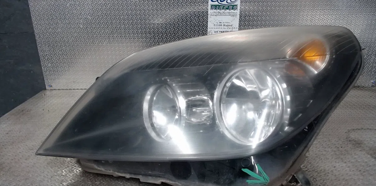 Phare gauche Opel ASTRA H Break (A04) 1.7 cdti (l35) (2004-2010) occasion