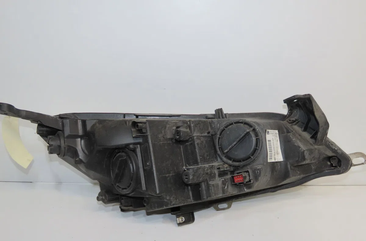 Phare gauche Opel ASTRA J Sports Tourer (P10) 1.4 turbo (35) (2010-2015) occasion