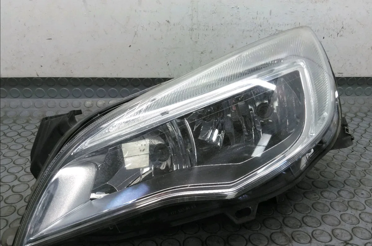 Phare gauche Opel ASTRA J Sports Tourer (P10) 1.7 cdti (35) (2010-2015) occasion