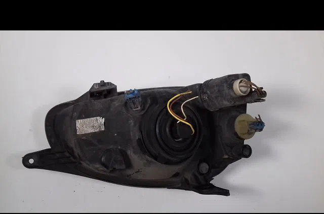 Phare gauche Opel CORSA B (S93) 1.0 i 12v (f08, f68, m68) (1996-2000) occasion
