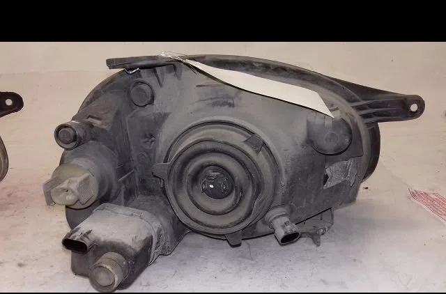 Phare gauche Opel CORSA B (S93) 1.2 i 16v (f08, f68, m68) (1998-2000) 5 portes occasion