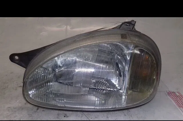 Phare gauche Opel CORSA B (S93) 1.2 i 16v (f08, f68, m68) (1998-2000) 5 portes occasion