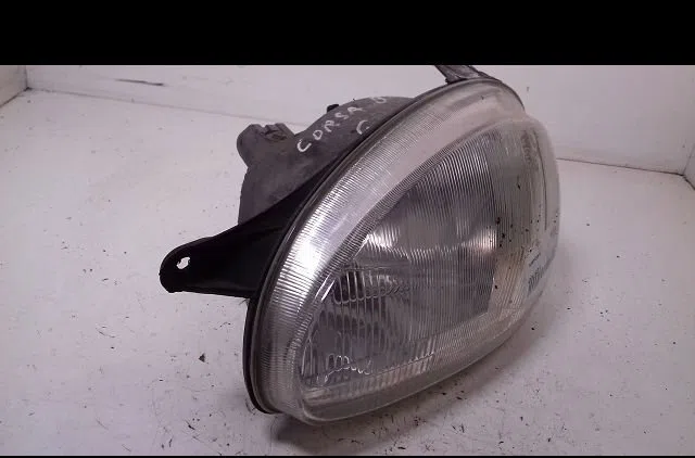 Phare gauche Opel CORSA B (S93) 1.5 d (f08, f68, m68) (1993-2000) occasion