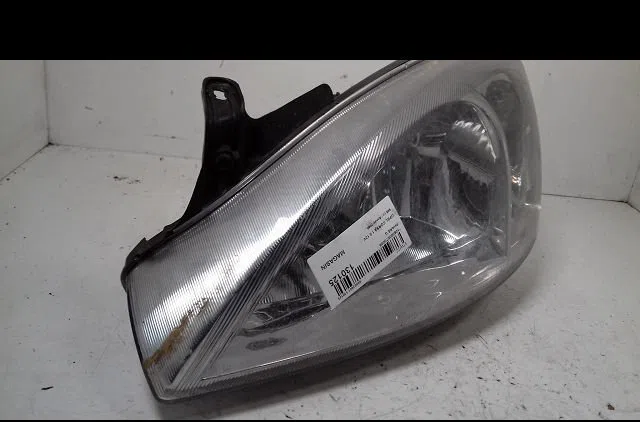 Phare gauche Opel CORSA C (X01) 1.0 (f08, f68) (2000-2003) occasion