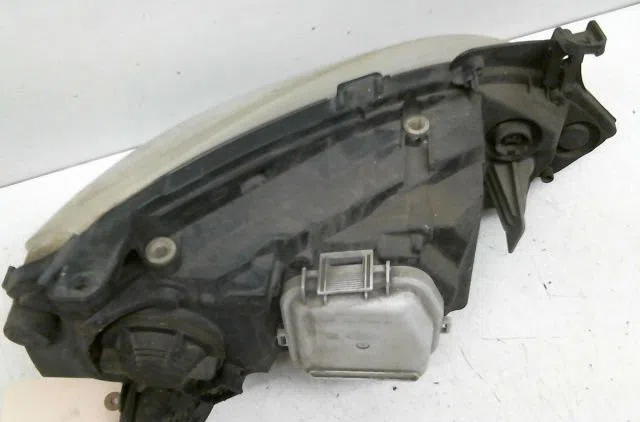 Phare gauche Opel CORSA C (X01) 1.2 (f08, f68) (2000-2009) occasion