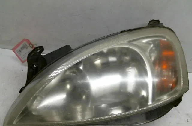 Phare gauche Opel CORSA C (X01) 1.2 twinport (f08, f68) (2004-2009) occasion