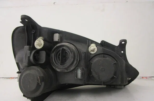 Phare gauche Opel CORSA C (X01) 1.7 dti (f08, f68) (2000-2009) 5 portes occasion