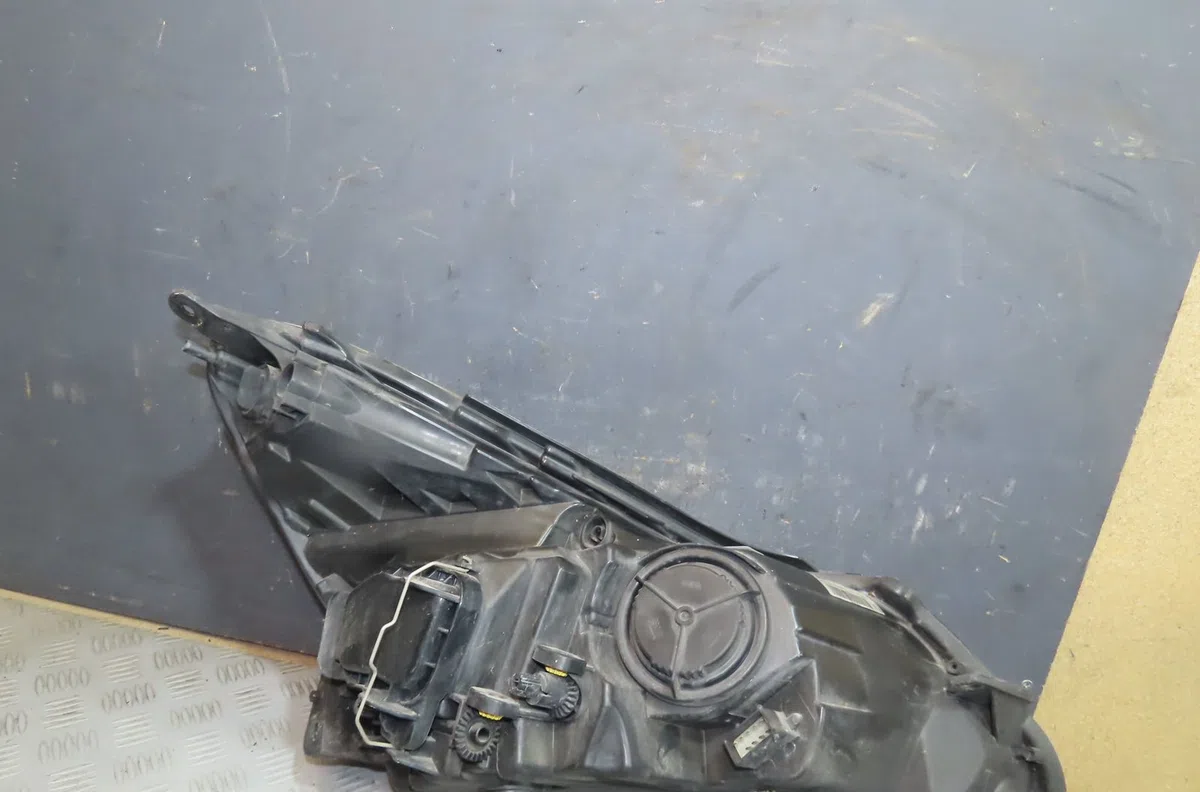 Phare gauche Opel CORSA D (S07) 1.0 (l08, l68) (2009-2014) 3 portes occasion