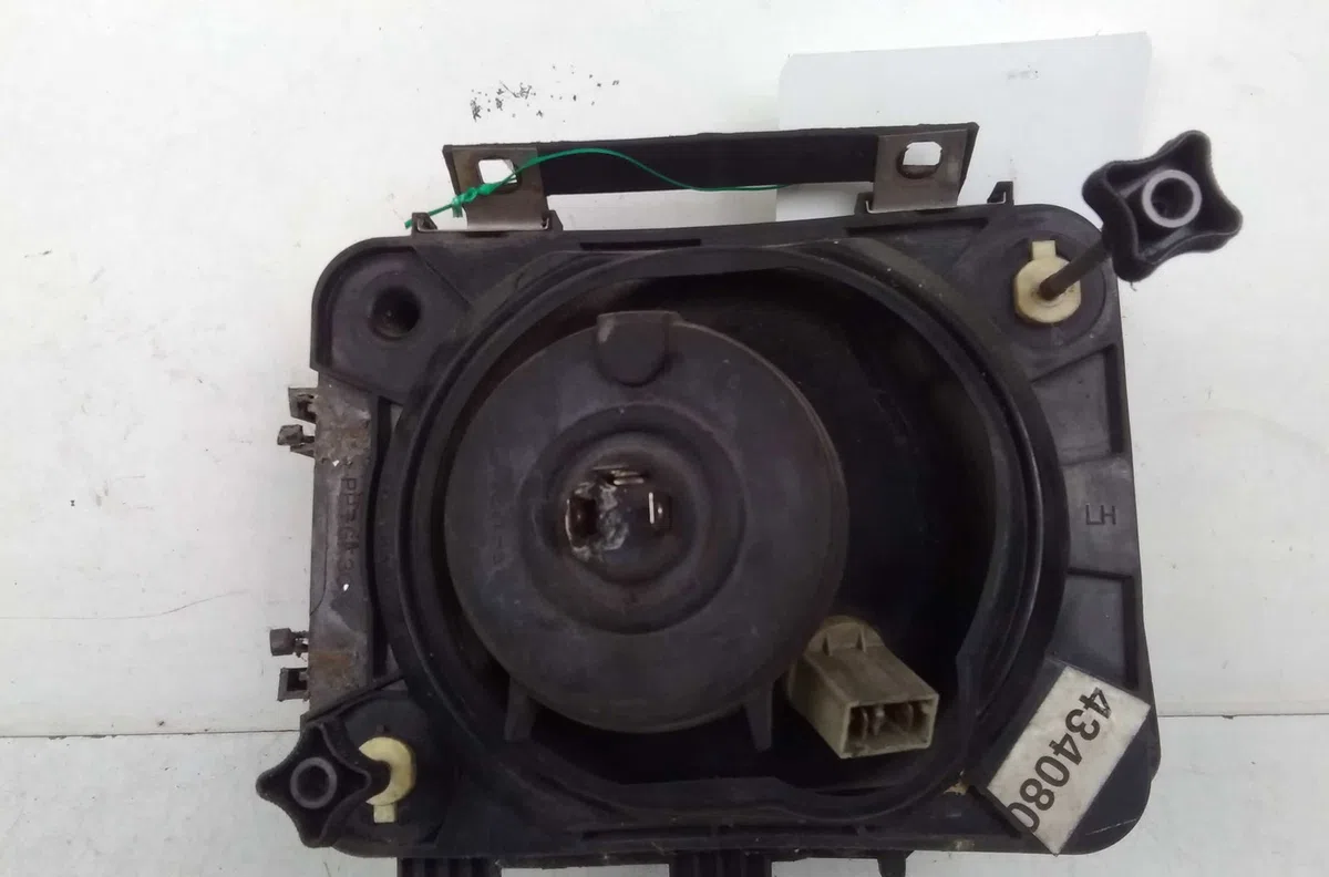 Phare gauche OPEL CORSA I 1988 occasion