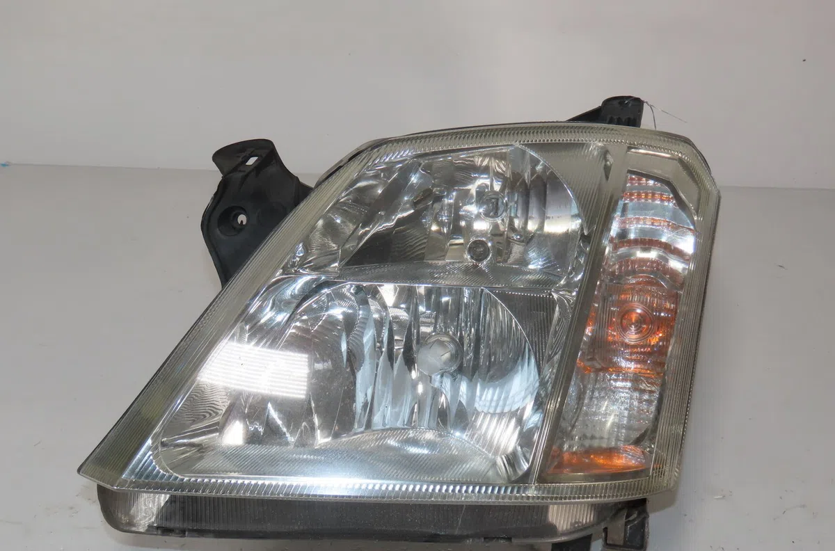 Phare gauche Opel MERIVA A Monospace (X03) 1.4 16v twinport (e75) (2004-2010) occasion
