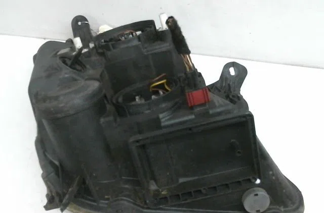 Phare gauche Opel MERIVA A Monospace (X03) 1.4 16v twinport lpg (e75) (2004-2010) occasion