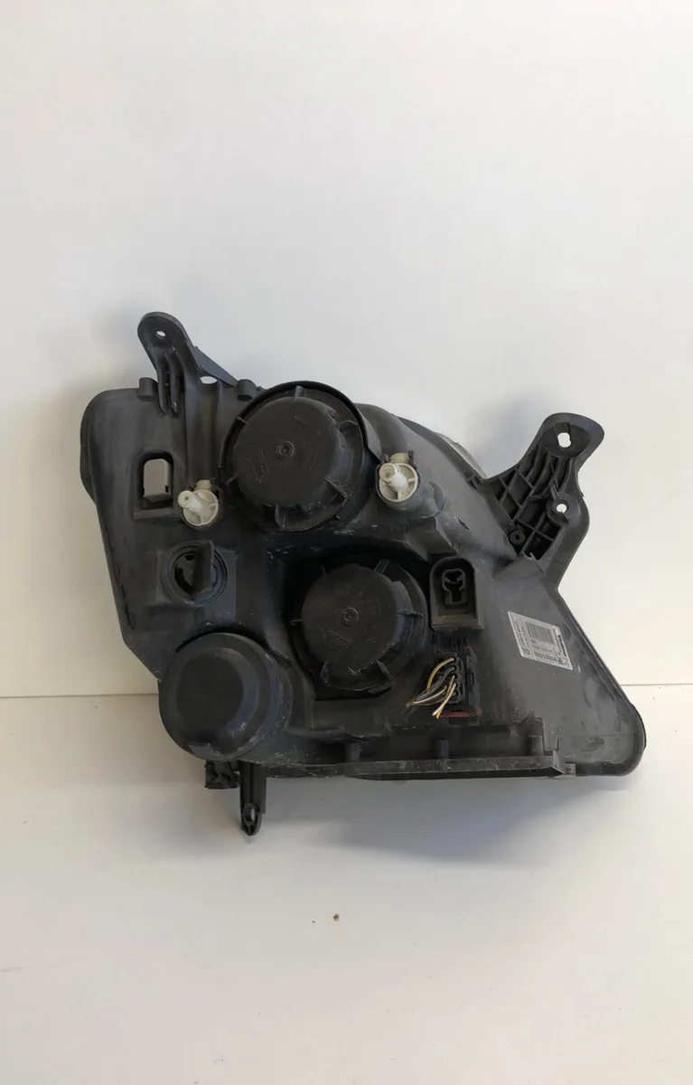 Phare gauche Opel MERIVA A Monospace (X03) 1.6 (e75) (2003-2010) 5 portes occasion