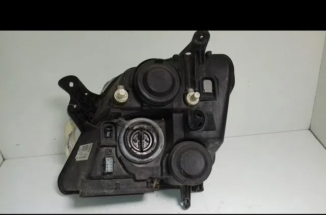 Phare gauche Opel MERIVA A Monospace (X03) 1.6 (e75) (2003-2010) occasion