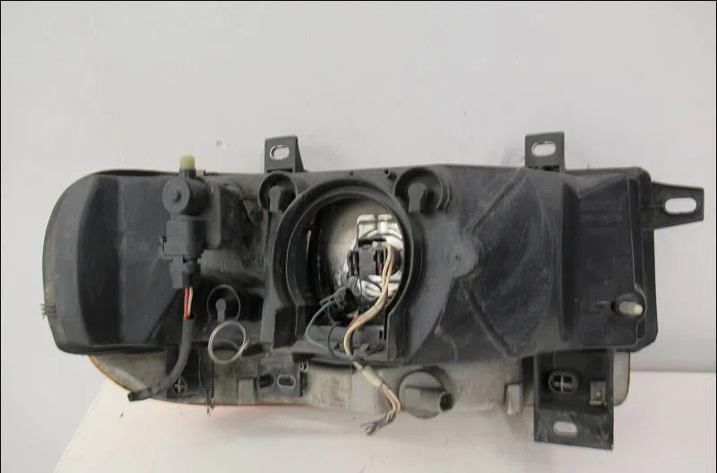 Phare gauche Opel MOVANO A Fourgon (X70) 2.5 dti (fd) (2001) occasion
