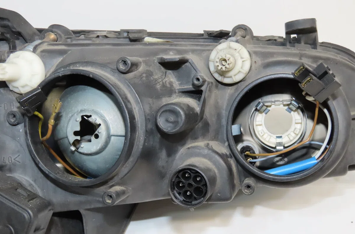 Phare gauche Opel OMEGA B (V94) 2.5 td (f69, m69, p69) (1994-2003) occasion
